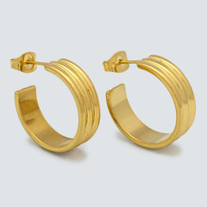 Curved Earrings Gold