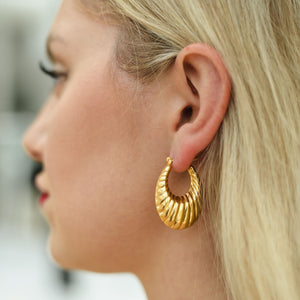 Croissant Hoops Earrings Gold